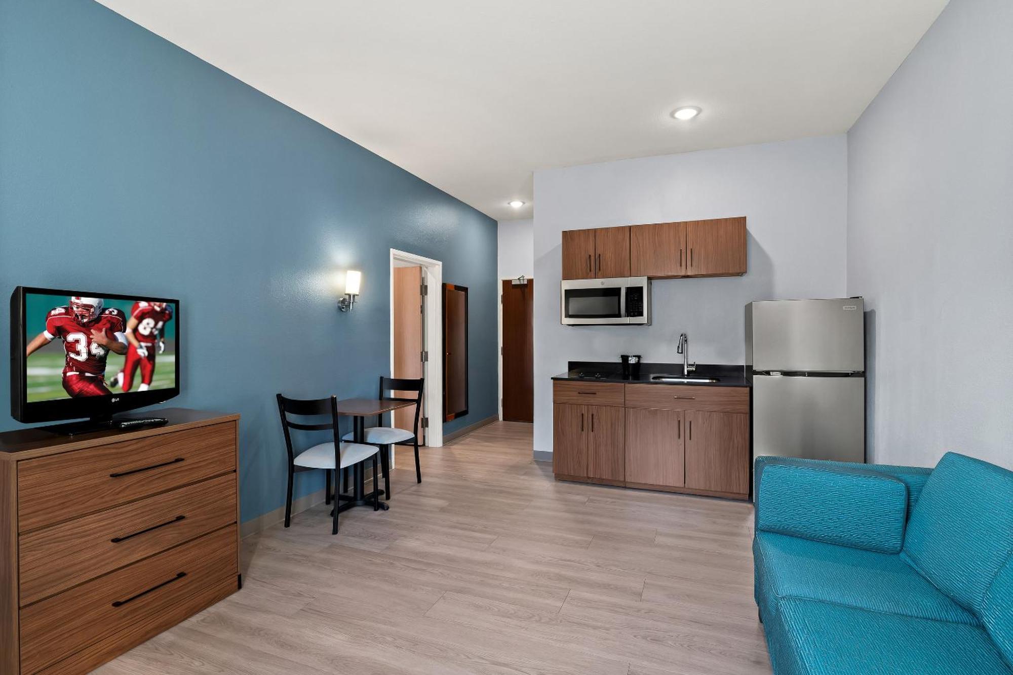 Hometowne Studios By Red Roof East Lansing - Okemos Exteriör bild